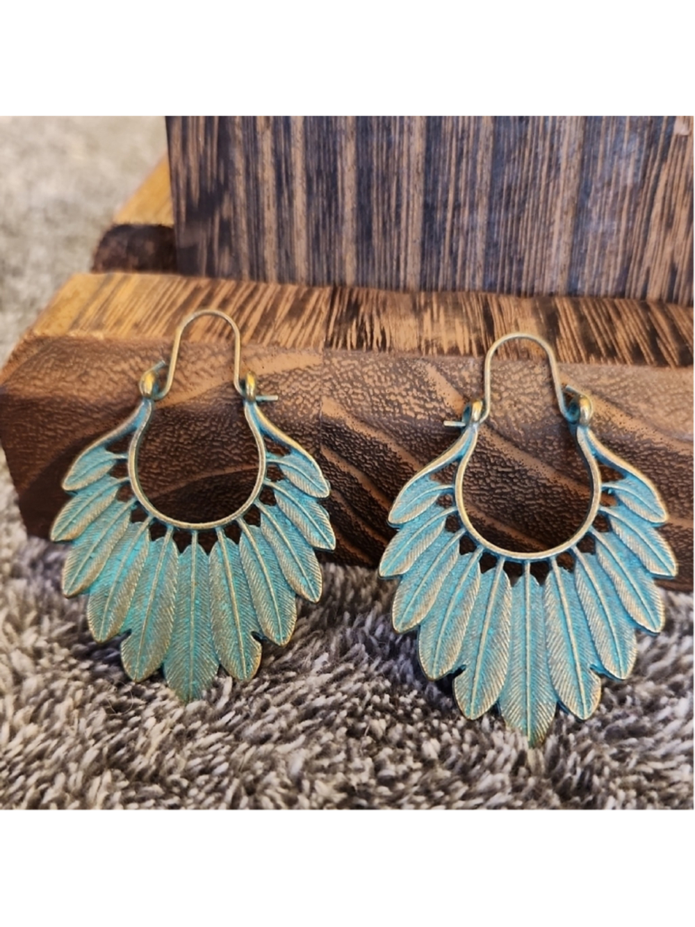 Blue Metal Fan Shaped Earrings Vintage Appeal - Picture 2 of 6